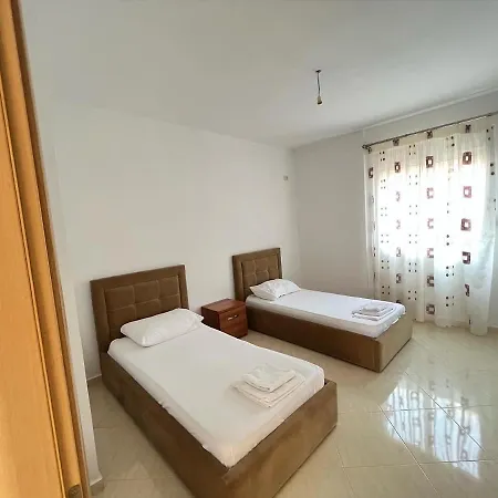 Xhino'S Apartments Apartment