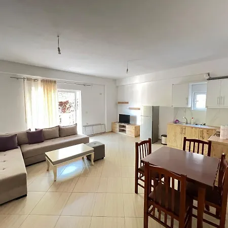 Xhino'S Apartments Sarande