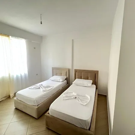 Apartmán Xhino'S Apartments *